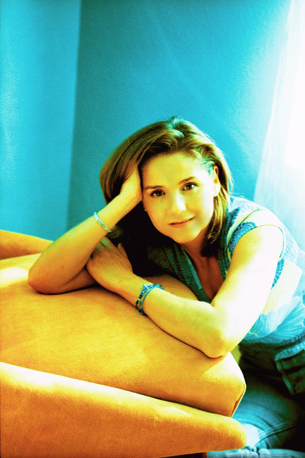 lesleyretouch.jpg